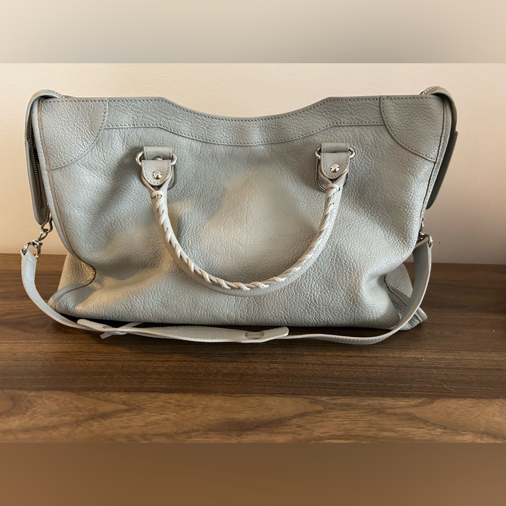 Authentic Balenciaga chèvre Metallic Edge City Bag in gris - Picture 5 of 16